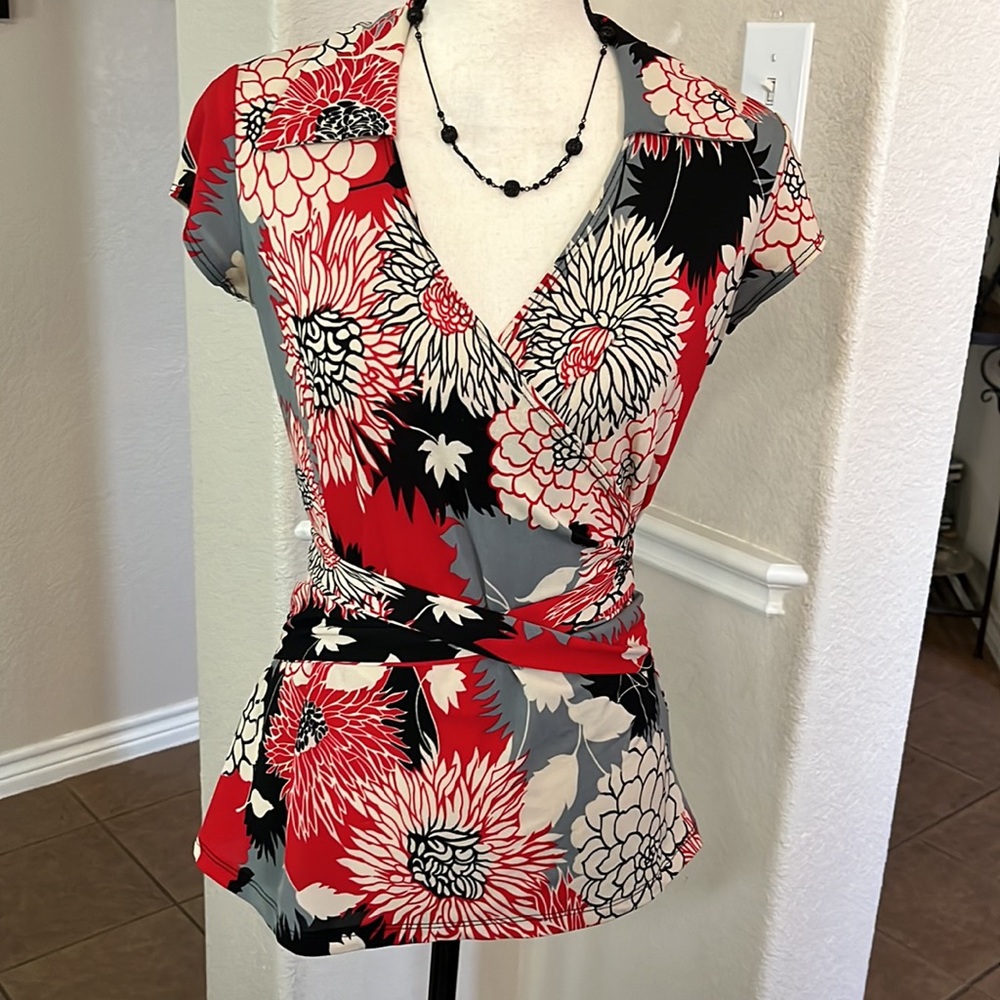Vintage MCM black, red and cream Asian inspired print stretchy wrap top Size M